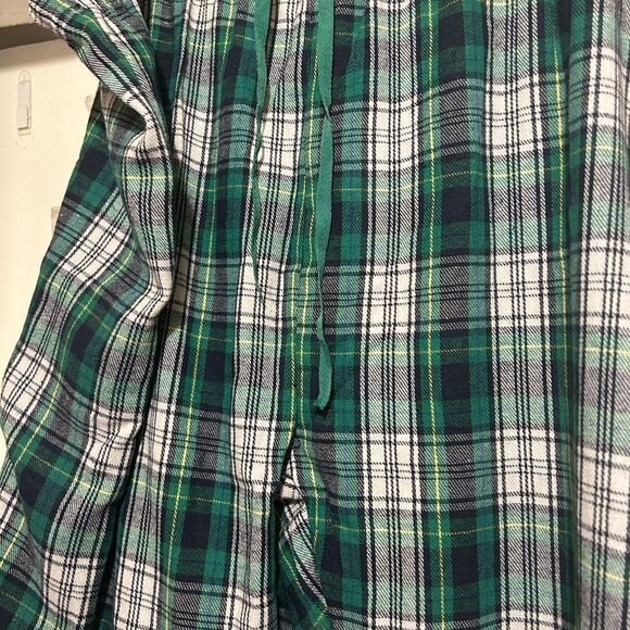 NWOT Green and White Plaid PJ Bottoms - Picture 4 of 7